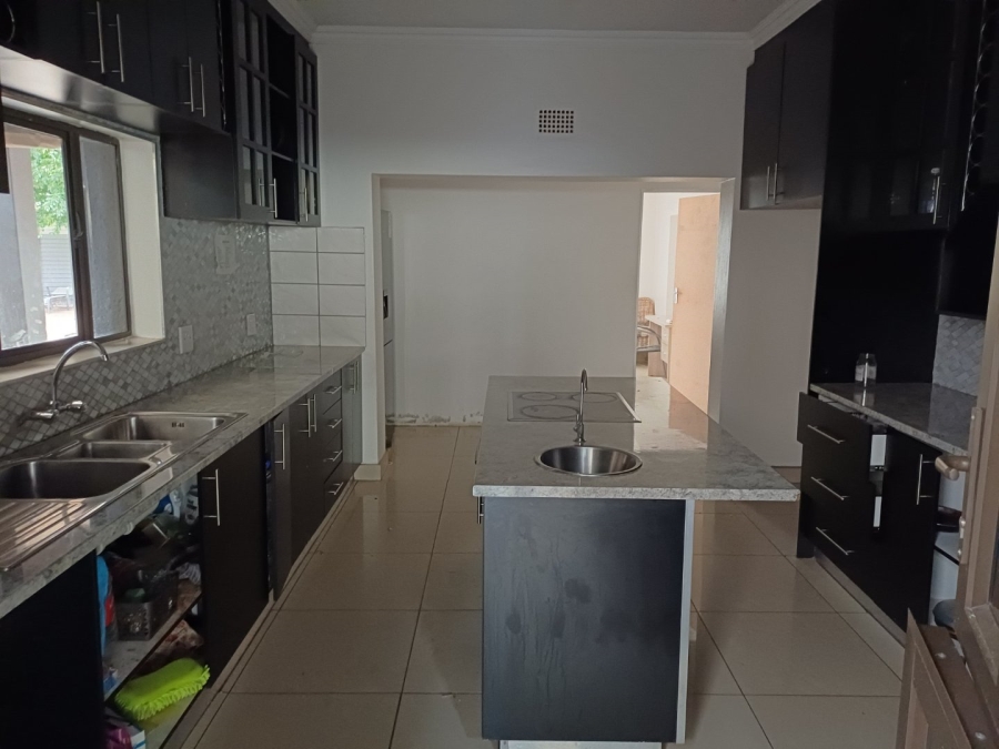 5 Bedroom Property for Sale in Park West Free State